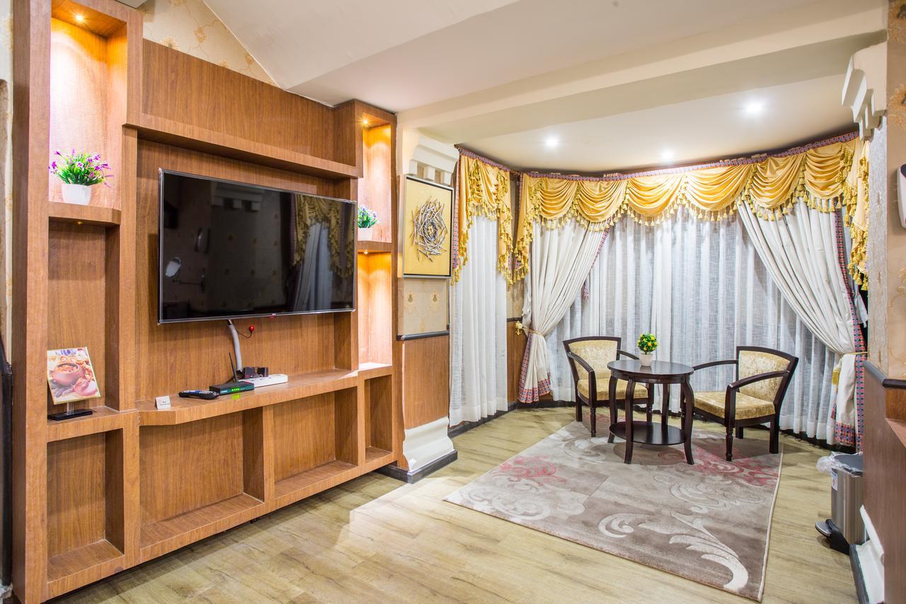 Royal Empire Boutique Hotel Катманду Екстер'єр фото